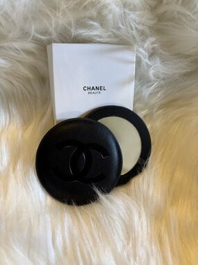 Chanel BEAUTE Black Round Compact Mirror